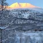 アパート Lyngen 5-beds With Dryingroom And Sauna-rental *