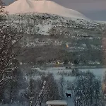 アパート Lyngen 5-beds With Dryingroom And Sauna-rental *