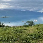 Lyngen 5-beds With Dryingroom And Sauna-rental * Oksvik