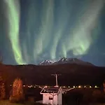 Lyngen 5-beds With Dryingroom And Sauna-rental Oksvik