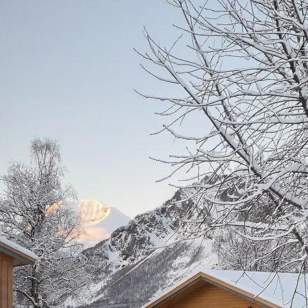 Lyngen 5-beds With Dryingroom And Sauna-rental Apartament Oksvik