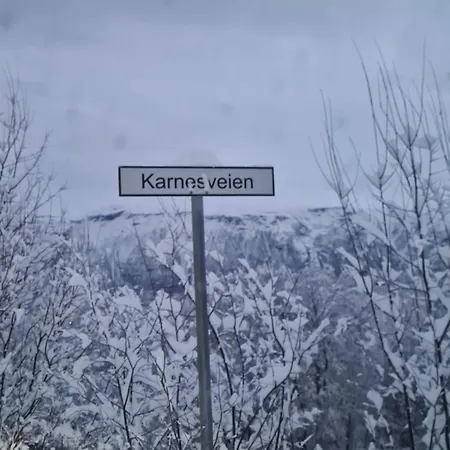 Lyngen 5-beds With Dryingroom And Sauna-rental Apartament Oksvik