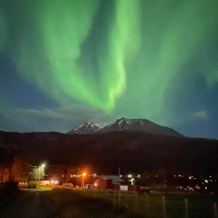 Lyngen 5-beds With Dryingroom And Sauna-rental