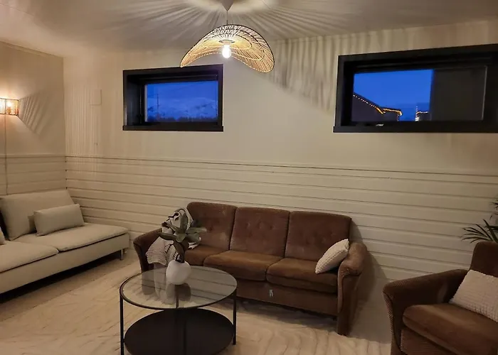 Lyngen 5-beds With Dryingroom And Sauna-rental Lejlighed *
