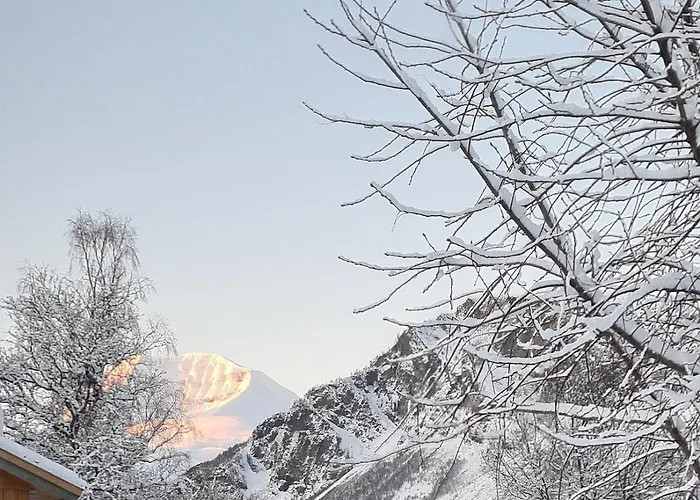 Lyngen 5-beds With Dryingroom And Sauna-rental Lejlighed Oksvik