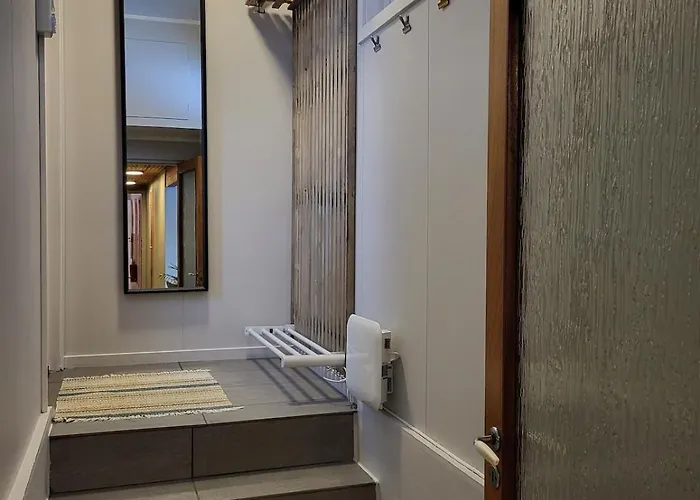 Lyngen 5-beds With Dryingroom And Sauna-rental * Oksvik