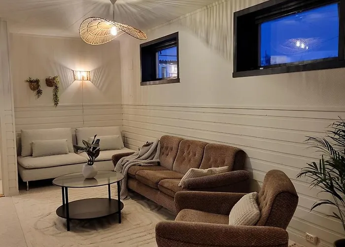 Lyngen 5-beds With Dryingroom And Sauna-rental Oksvik