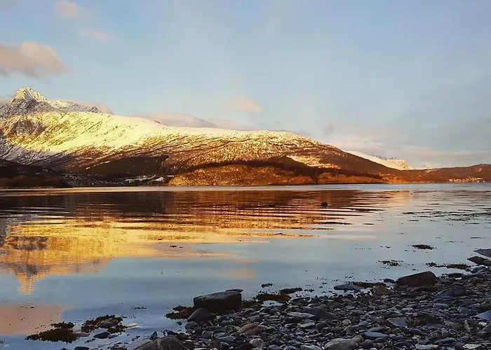 Lyngen 5-beds With Dryingroom And Sauna-rental * Oksvik