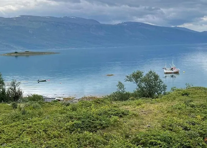 Lyngen 5-beds With Dryingroom And Sauna-rental * Oksvik