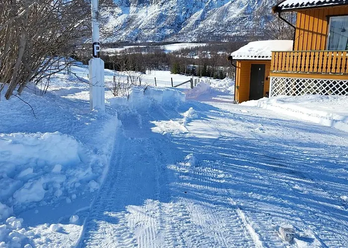 Lyngen 5-beds With Dryingroom And Sauna-rental *