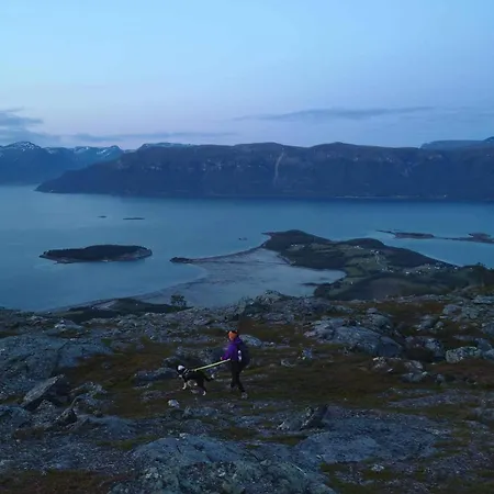 Apartment Lyngen 5-beds With Dryingroom And Sauna-rental *